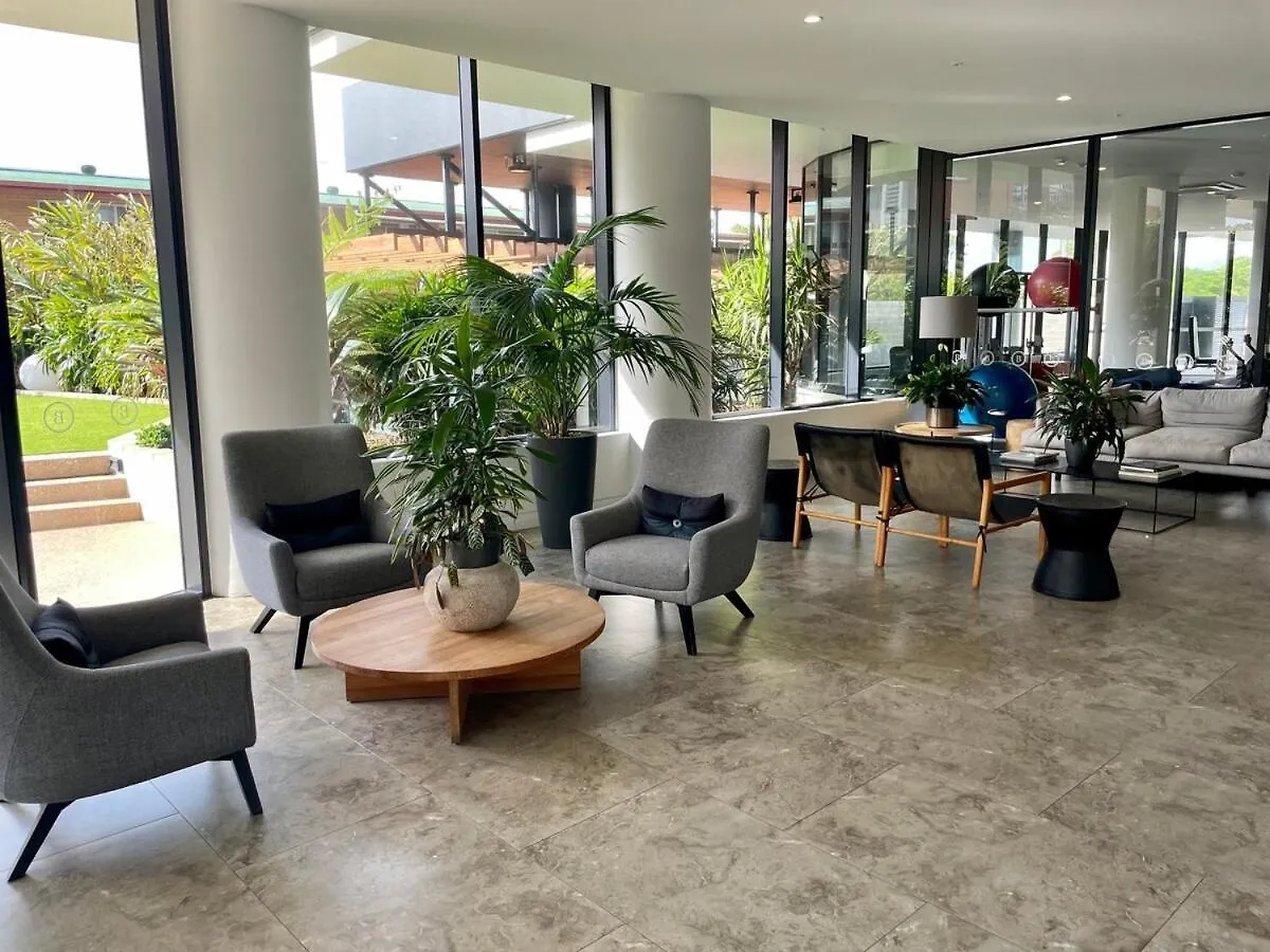 Beachfront 2 Bed At Burleigh Heads Gold Coast Apartmán